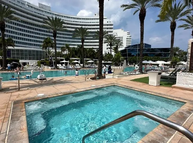 Discover the Best Day Pass Options at Miami Beach Hotels