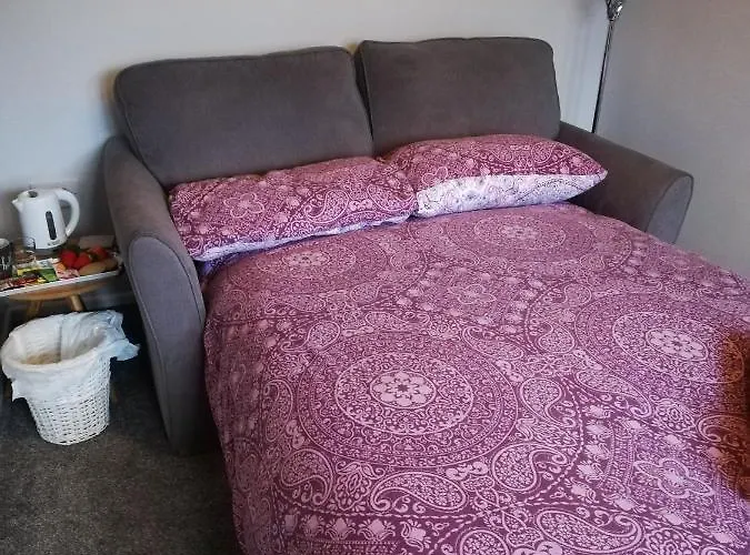 Top Hotels Near the Charming Village of Pontyclun