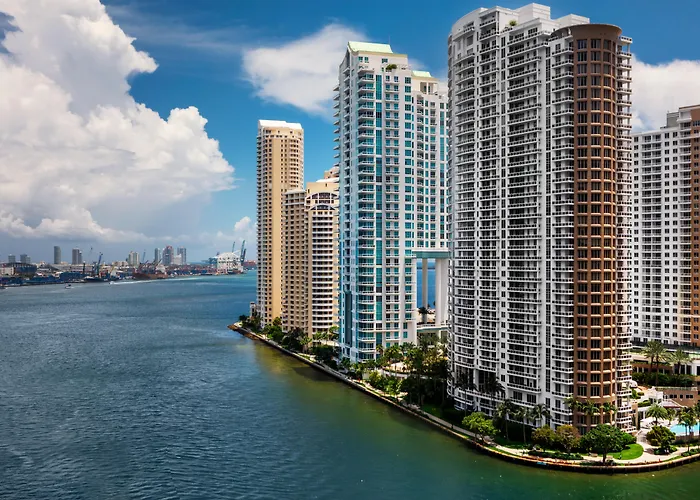 Top Hotels with Free Parking Near Cruise Port